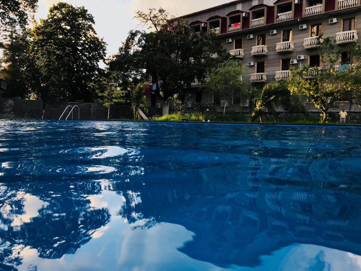 Sunrise Hotel 코불레티 외부 사진